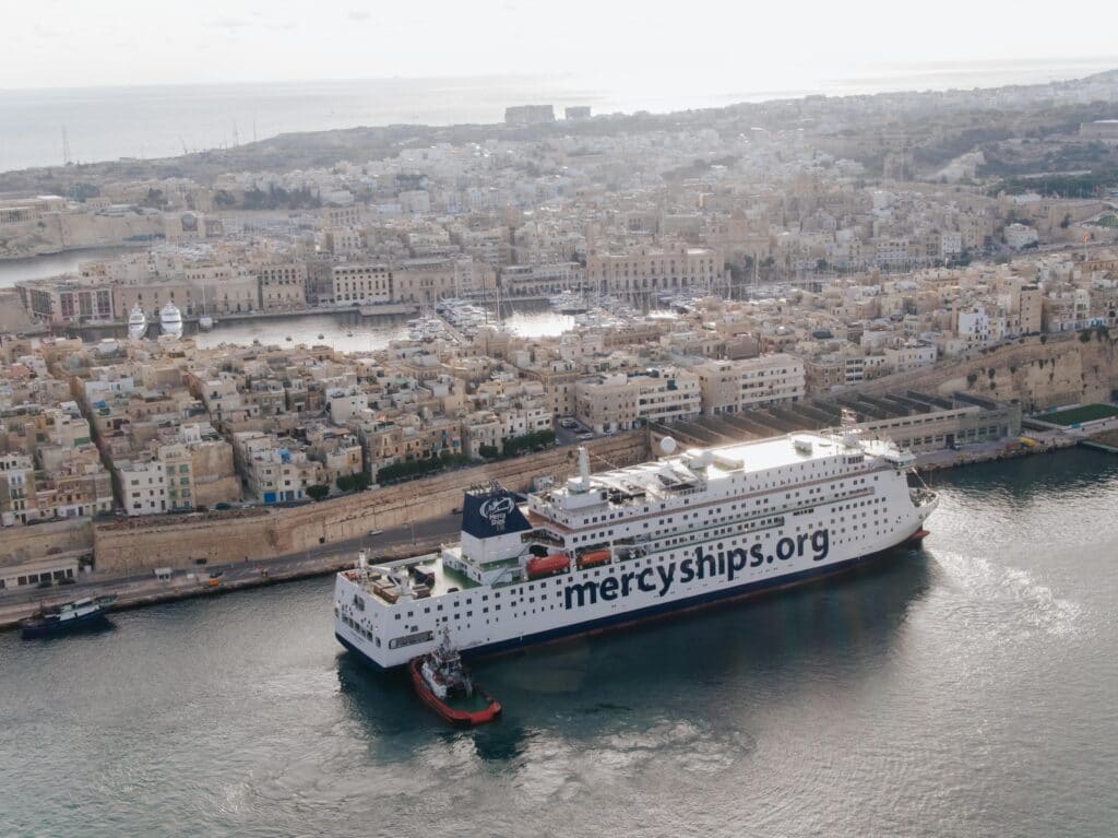 Navire-hôpital Mercy Ships à Anvers