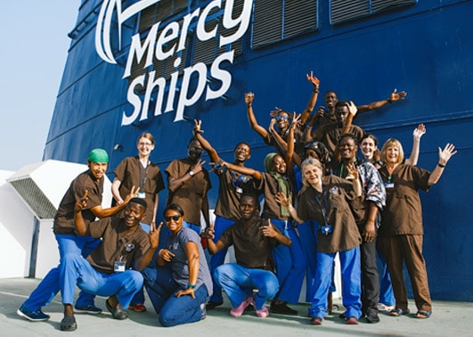Notre équipage d’exception : des professionnels locaux en Afrique s’engagent avec Mercy Ships