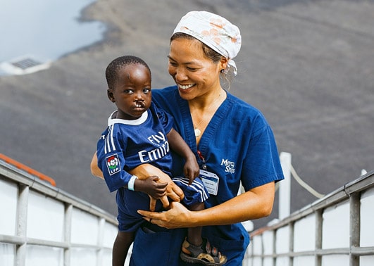 Aide humanitaire au Sénégal en 2022 : l’arrivée de notre navire-hôpital à Dakar