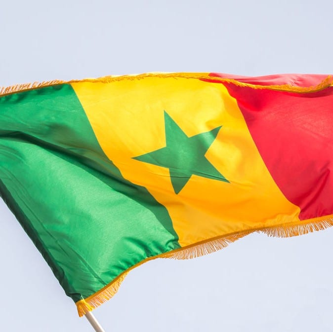 Drapeau du Sénégal en soutient aux victimes de l'incendie