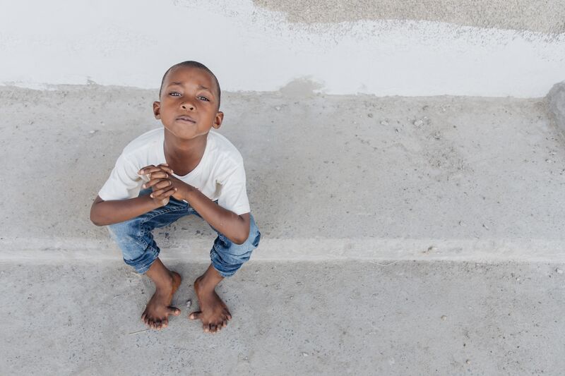 Courir librement : le parcours d&rsquo;Abubakarr vers la guérison grâce à Mercy Ships